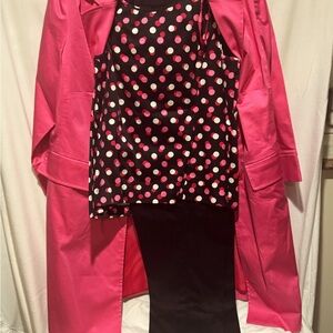 New three piece  outfit. Capri pants, sleeveless top and pink 3/4 sleeve jacket.
